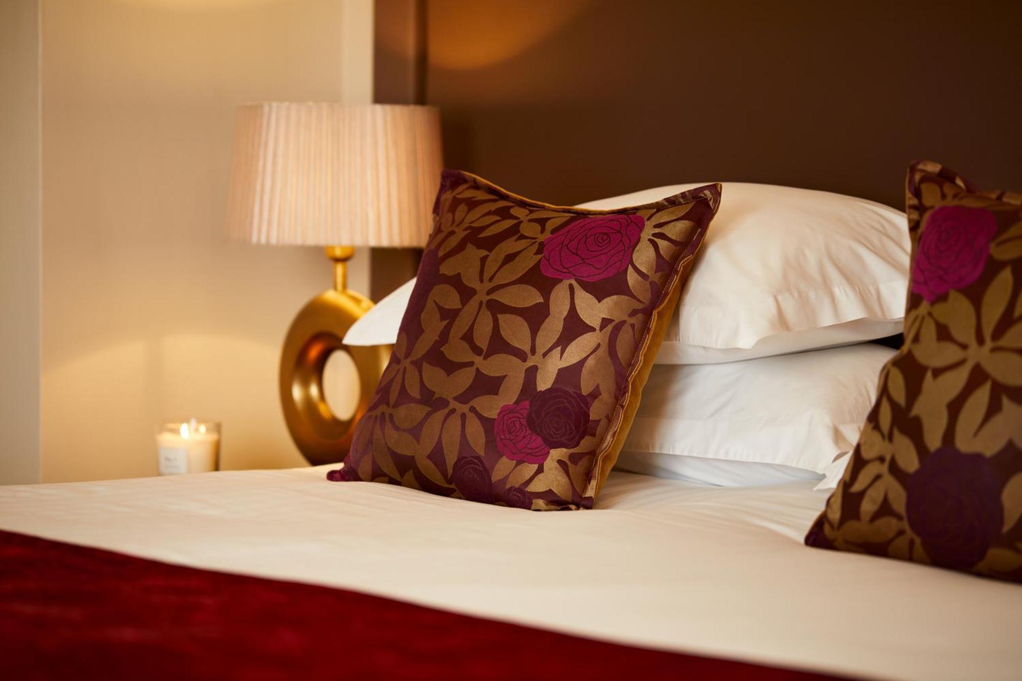 Macdonald New Blossoms Hotel Chester Bagian luar foto