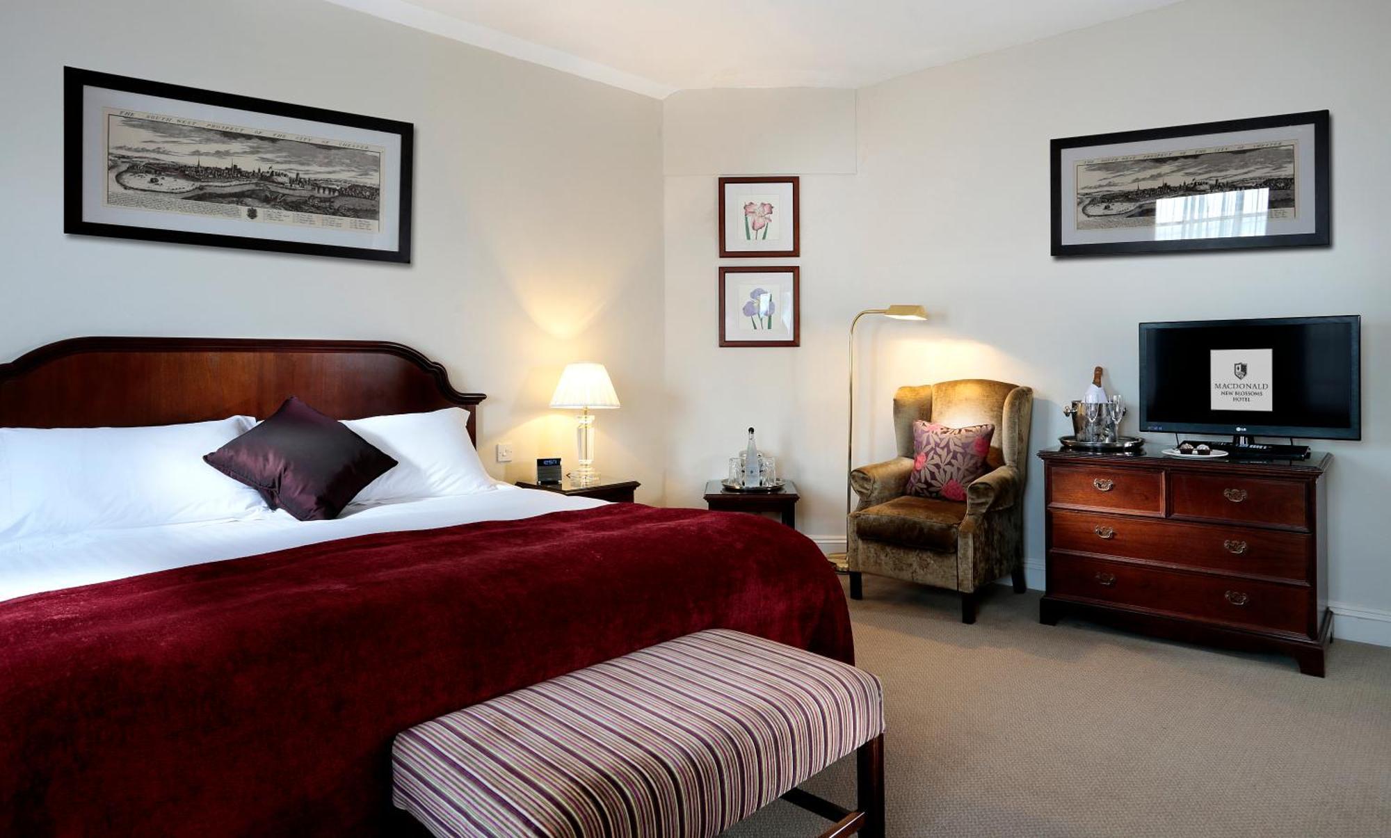 Macdonald New Blossoms Hotel Chester Bagian luar foto